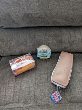 Mystery Dumpling Green Holographic Edition,Hot Dog & ice Cream Sandwich SQUISHIE